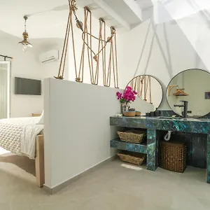 Seabed Mykonos Apartahotel